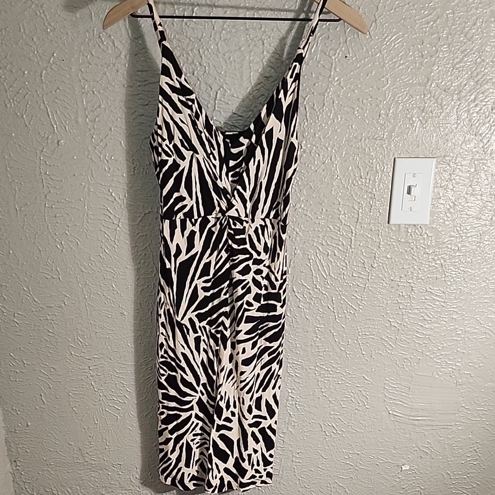 Stylish Black and White Patterned Dress